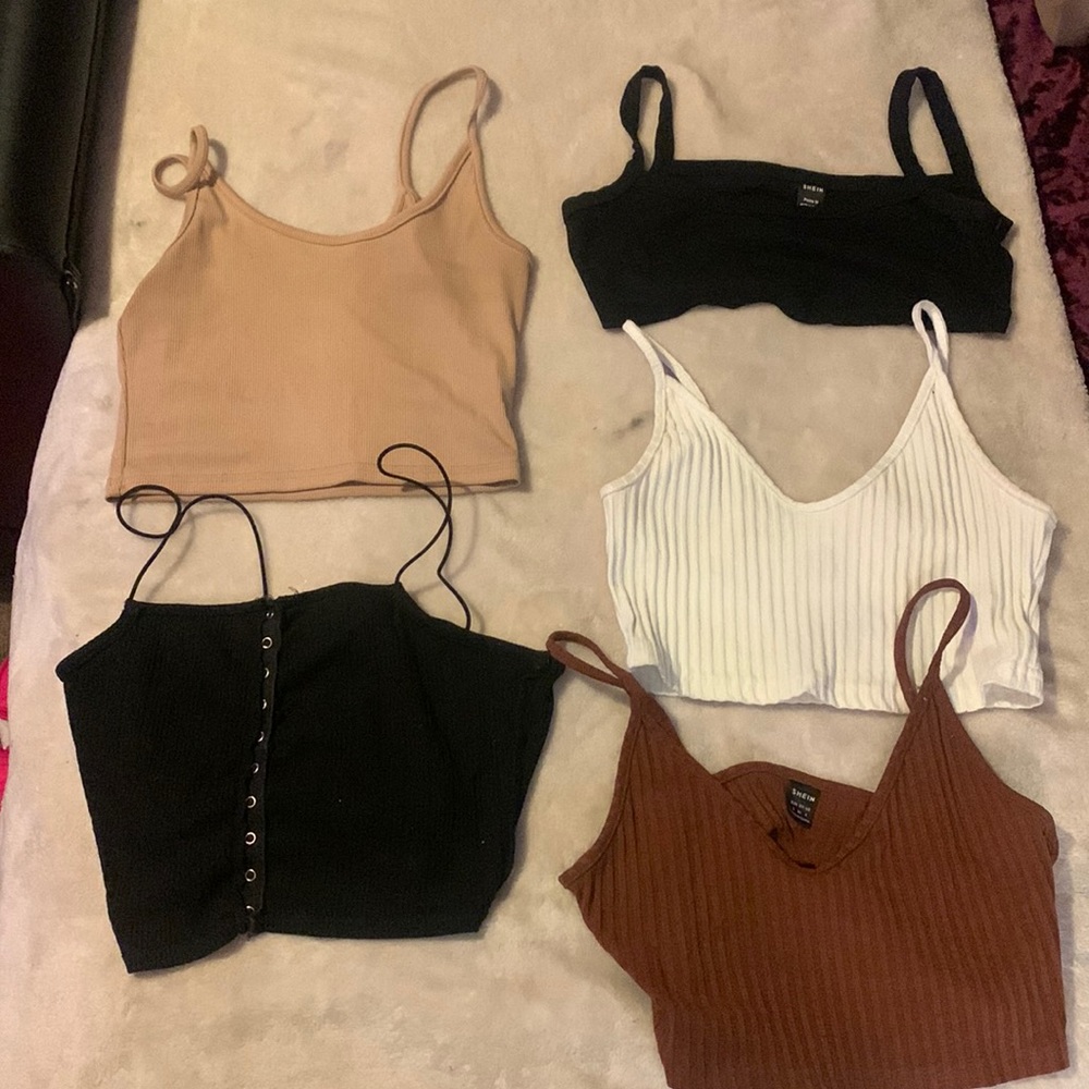 5 different cropped tanks